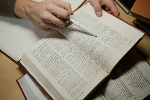 تفاصيل خدمة الترجمة التعليمية والأكاديمية